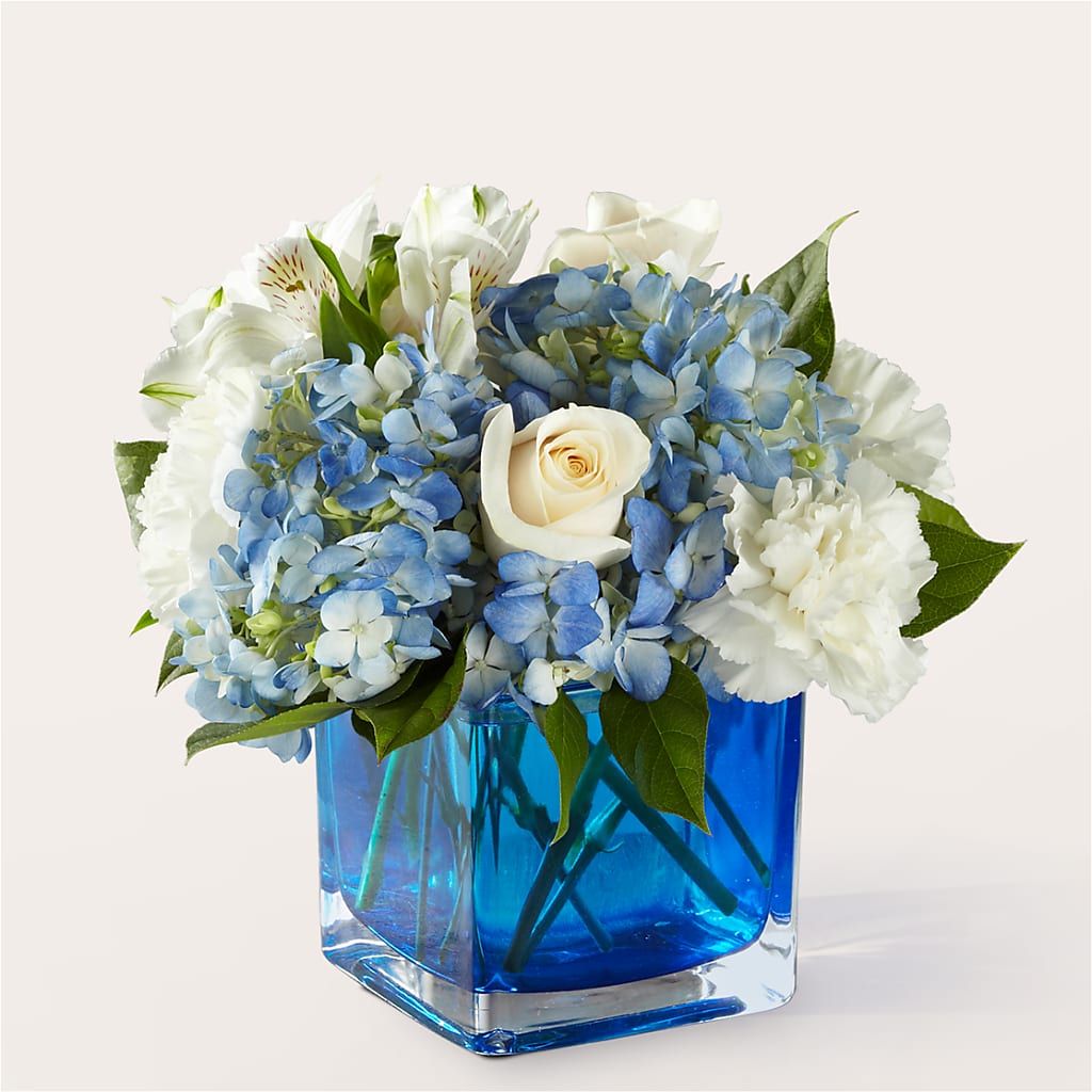 Soothing Waters Bouquet – AARON'S FLOWERS, La Vista NE
