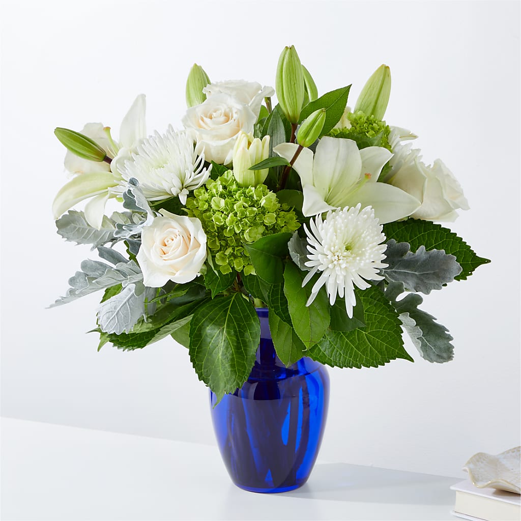 Snowy Dreams Bouquet – AARON'S FLOWERS, La Vista NE