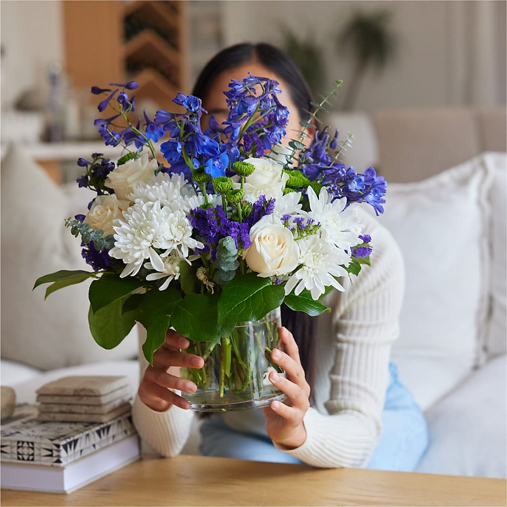 Cerulean Waves Bouquet – AARON'S FLOWERS, La Vista NE