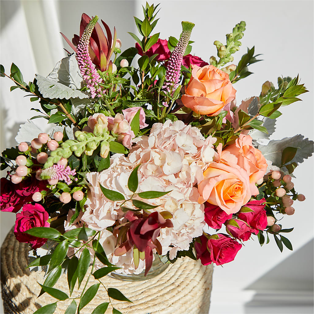 Glitz & Glam Bouquet – AARON'S FLOWERS, La Vista NE
