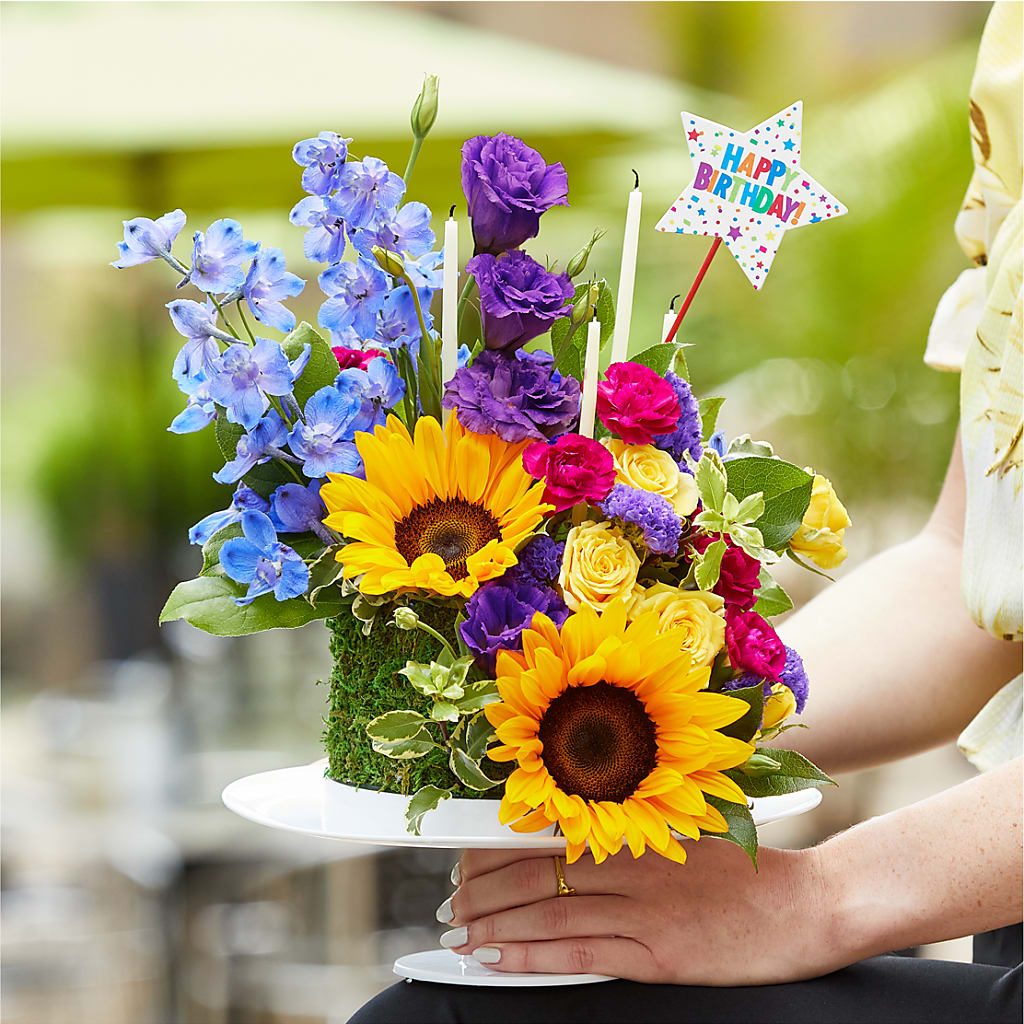 Star of the Day Floral Cake – AARON'S FLOWERS, La Vista NE